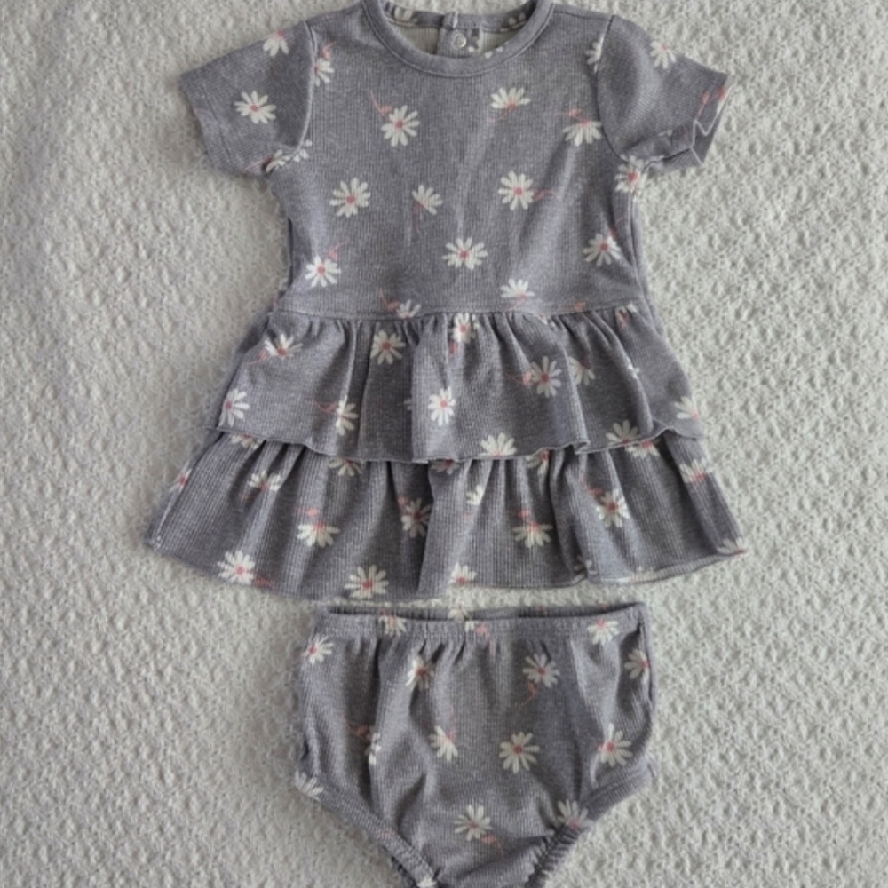 NWOT Modern Moments Gray With Daisies Baby Girl Short Sleeve Dress With Cover